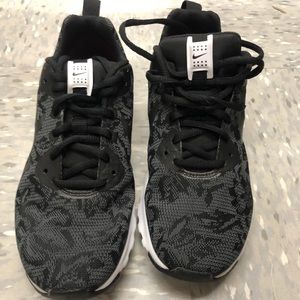 Nike Women’s Air Max Motion LW ENG